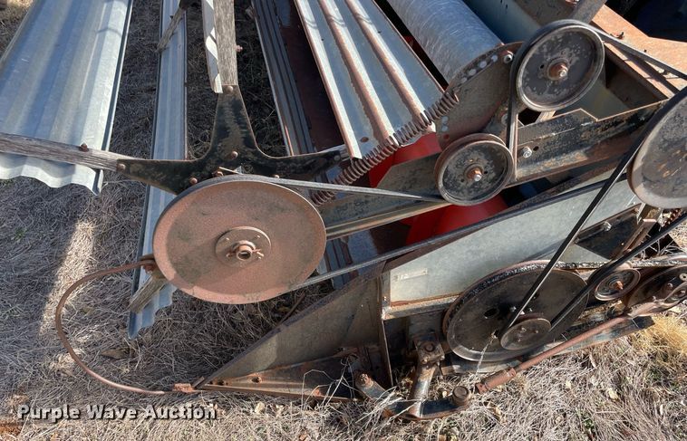 image for item LV9276 Gleaner II combine