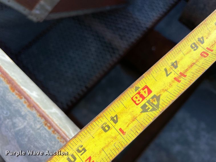 image for item LV9276 Gleaner II combine