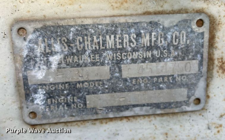 image for item LV9276 Gleaner II combine