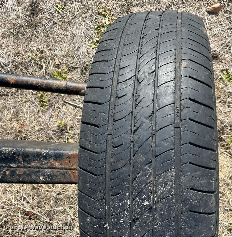 image for item LV9276 Gleaner II combine