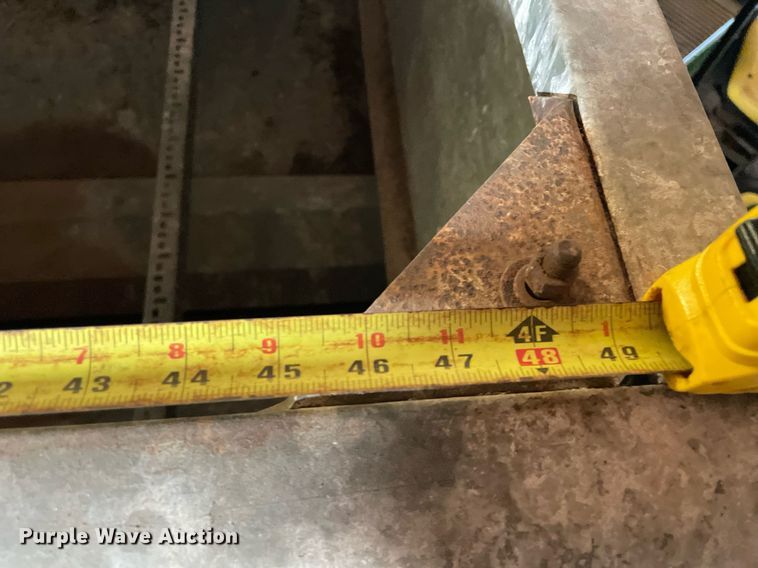 image for item LV9277 Gleaner A combine