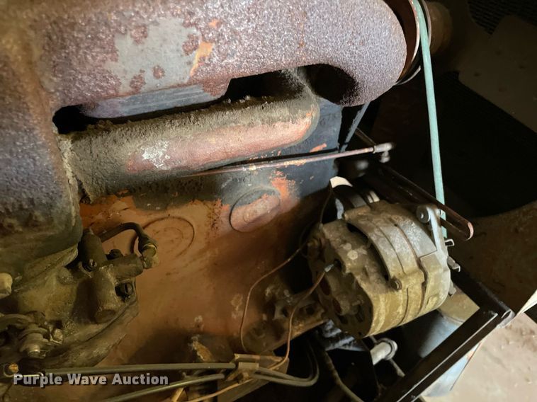 image for item LV9277 Gleaner A combine