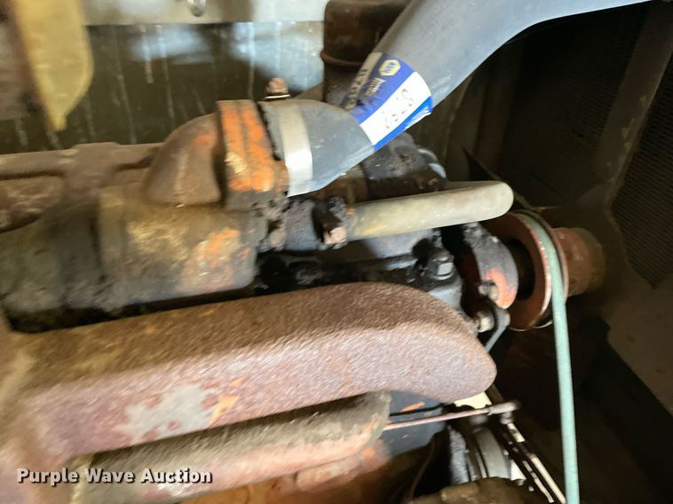 image for item LV9277 Gleaner A combine