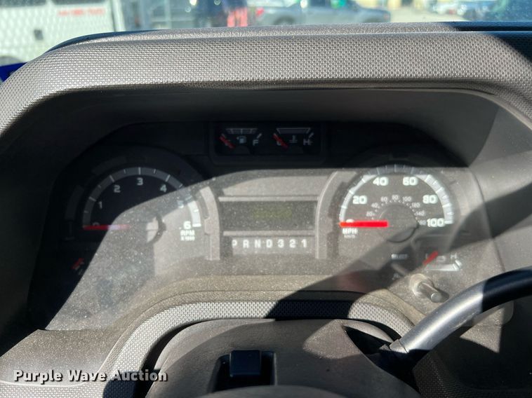 image for item MH9933 2014 Ford E350  shuttle bus