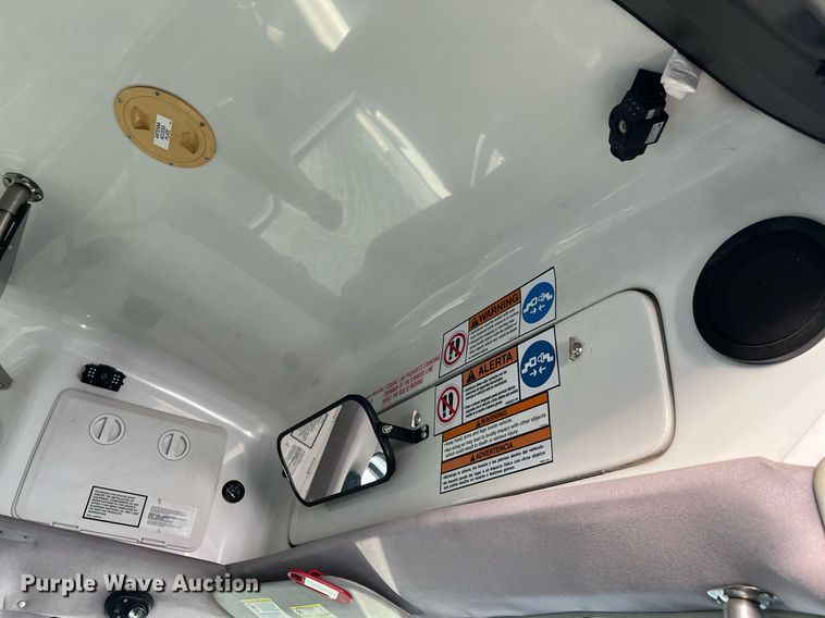 image for item MH9933 2014 Ford E350  shuttle bus