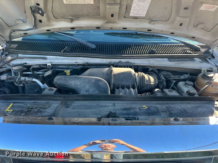 image for item MH9933 2014 Ford E350  shuttle bus