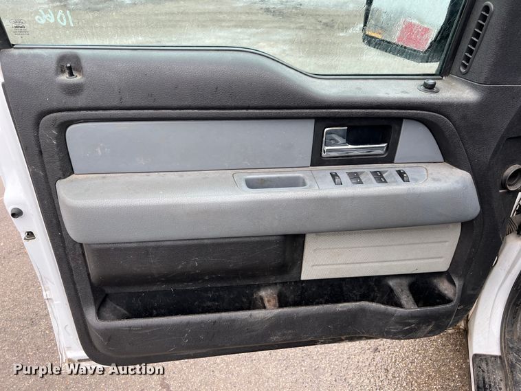 image for item MI9008 2012 Ford F150 SuperCab pickup truck