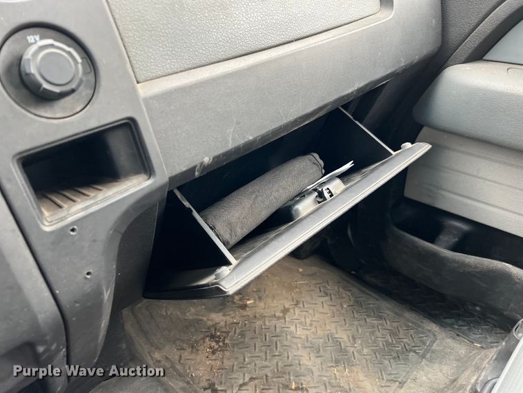 image for item MI9008 2012 Ford F150 SuperCab pickup truck