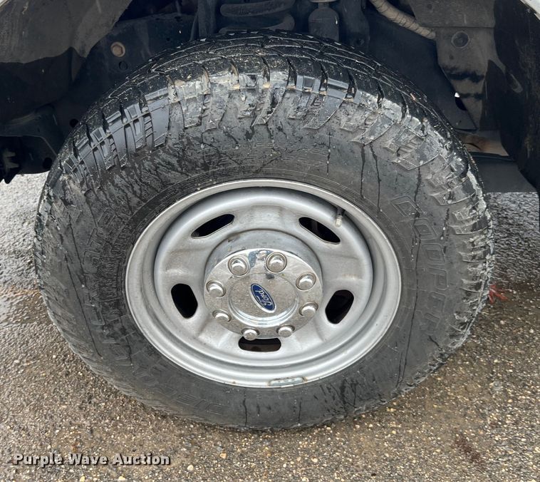 image for item MI9008 2012 Ford F150 SuperCab pickup truck