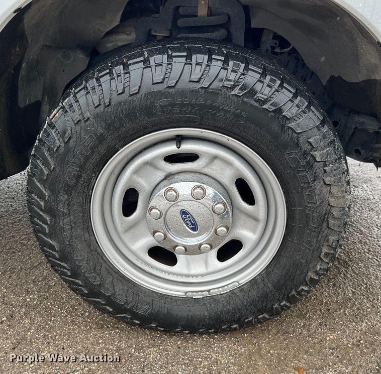 image for item MI9008 2012 Ford F150 SuperCab pickup truck