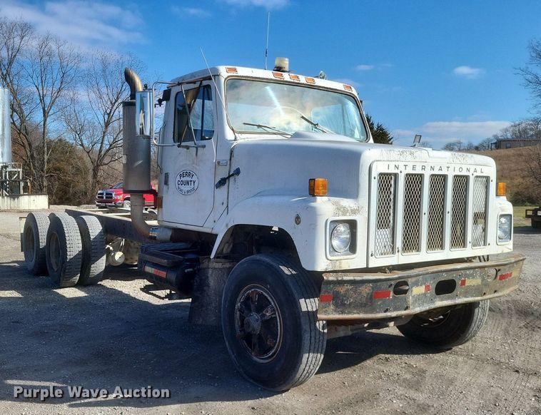 image for item MI9881 1979 International F2254 truck cab and chassis