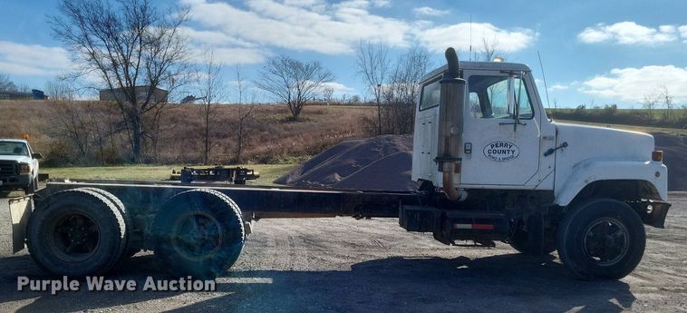 image for item MI9881 1979 International F2254 truck cab and chassis