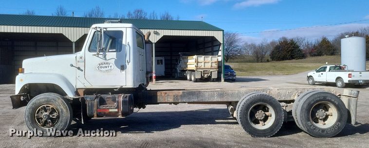 image for item MI9881 1979 International F2254 truck cab and chassis