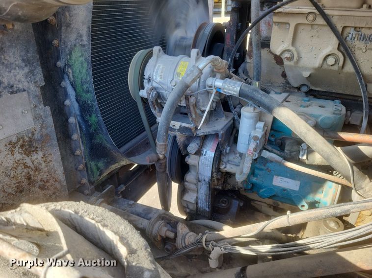 image for item MI9881 1979 International F2254 truck cab and chassis