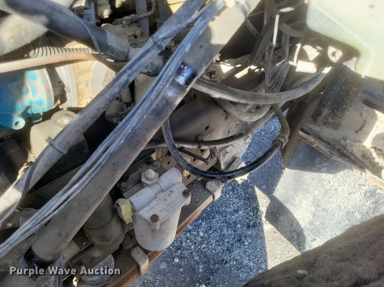 image for item MI9881 1979 International F2254 truck cab and chassis