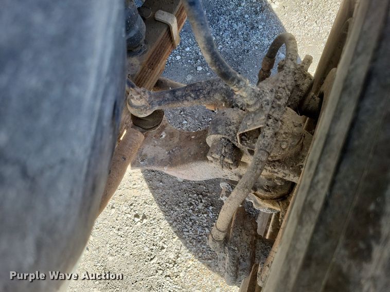 image for item MI9881 1979 International F2254 truck cab and chassis