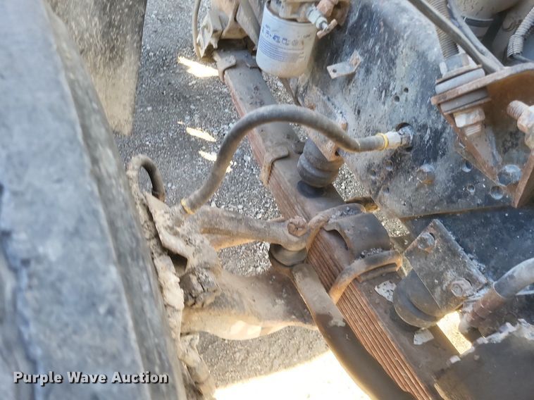 image for item MI9881 1979 International F2254 truck cab and chassis