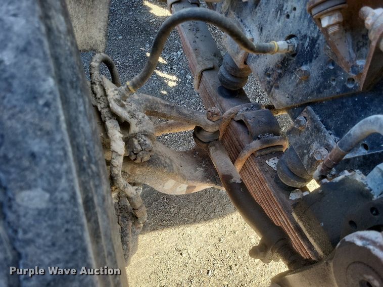 image for item MI9881 1979 International F2254 truck cab and chassis