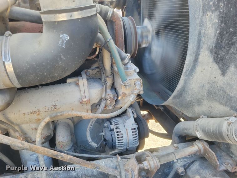 image for item MI9881 1979 International F2254 truck cab and chassis