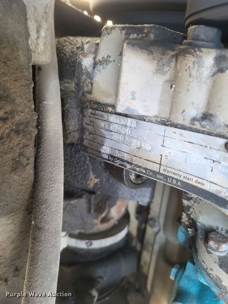 image for item MI9881 1979 International F2254 truck cab and chassis