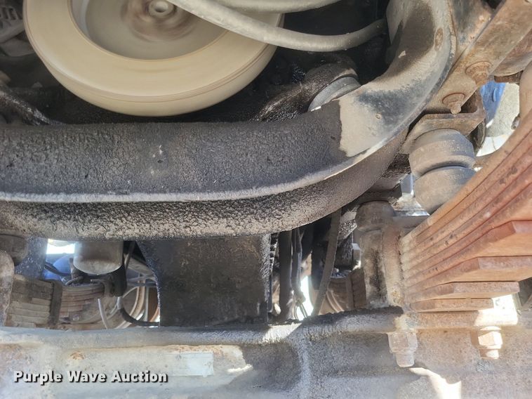 image for item MI9881 1979 International F2254 truck cab and chassis