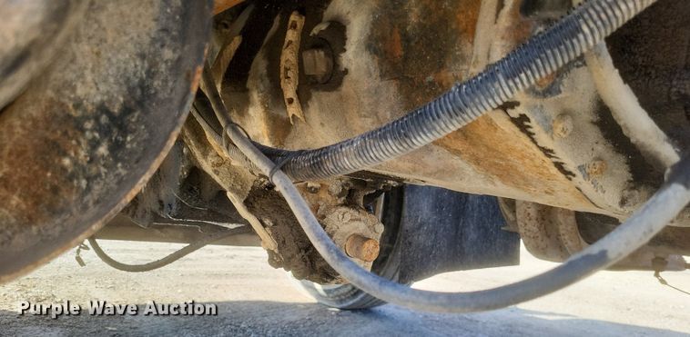 image for item MI9881 1979 International F2254 truck cab and chassis