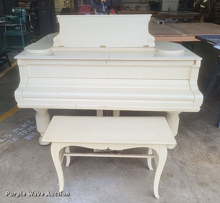 image for item MI9914 Steinway & Sons baby grand piano