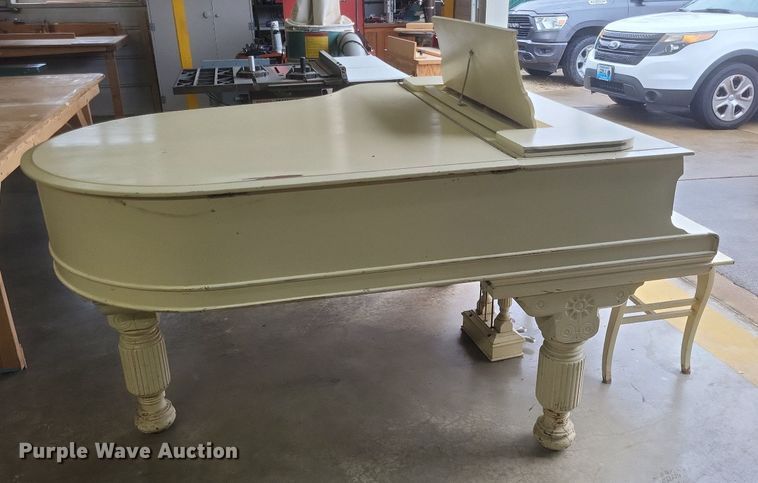 image for item MI9914 Steinway & Sons baby grand piano