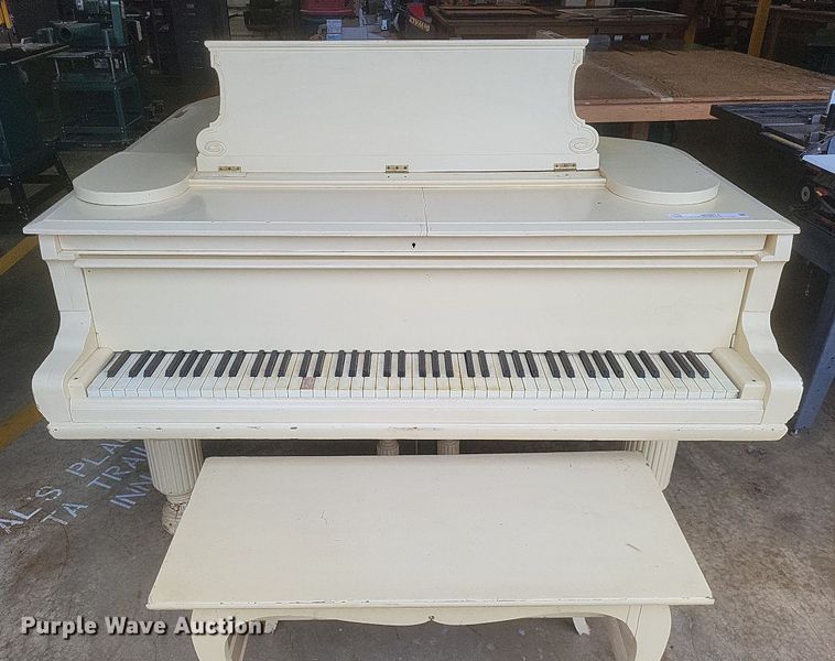 image for item MI9914 Steinway & Sons baby grand piano