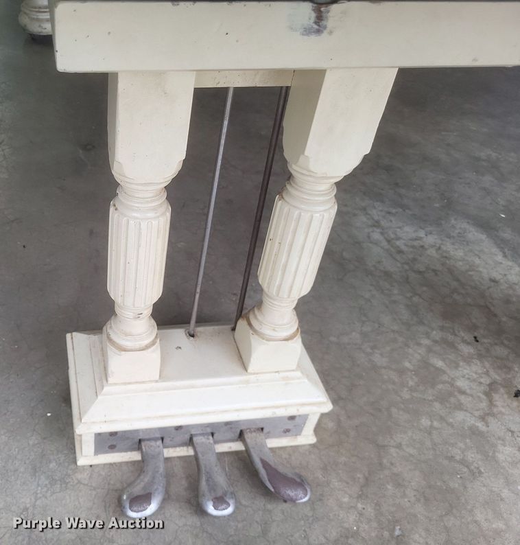 image for item MI9914 Steinway & Sons baby grand piano