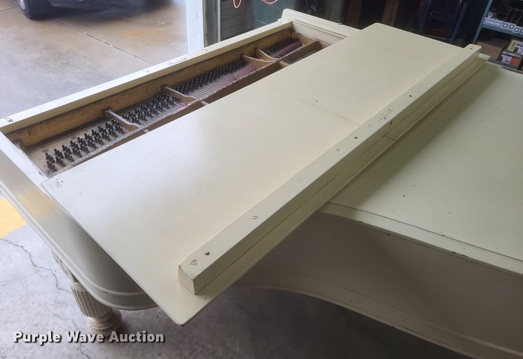 image for item MI9914 Steinway & Sons baby grand piano