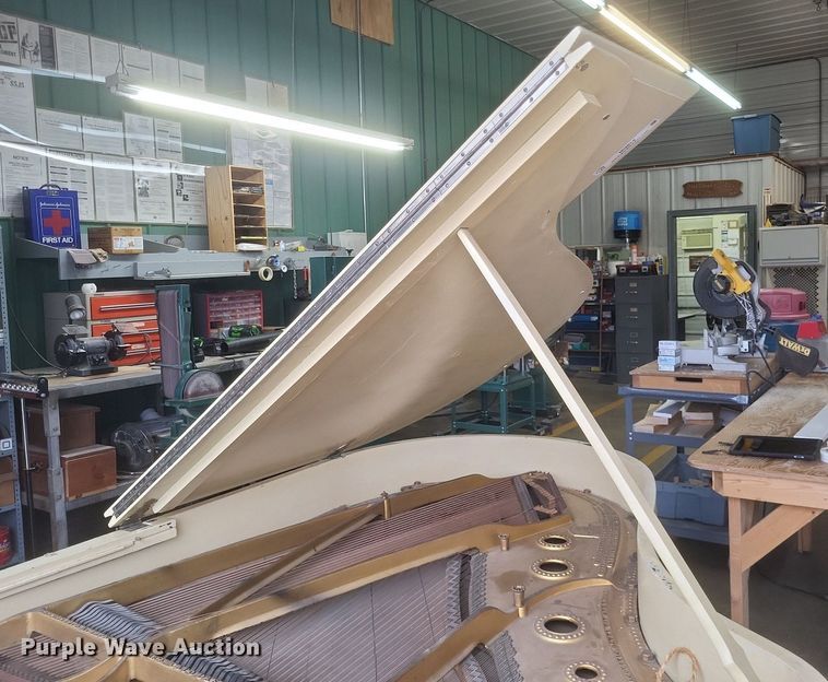 image for item MI9914 Steinway & Sons baby grand piano