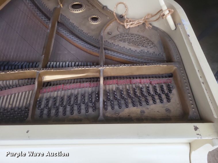 image for item MI9914 Steinway & Sons baby grand piano