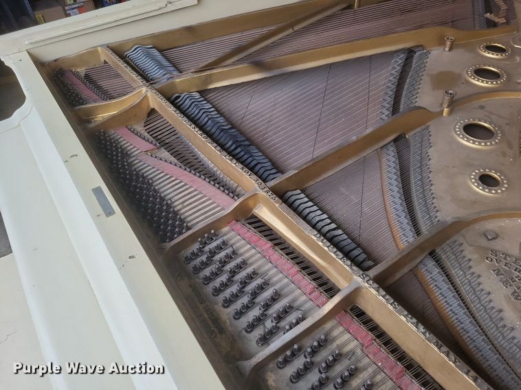 image for item MI9914 Steinway & Sons baby grand piano