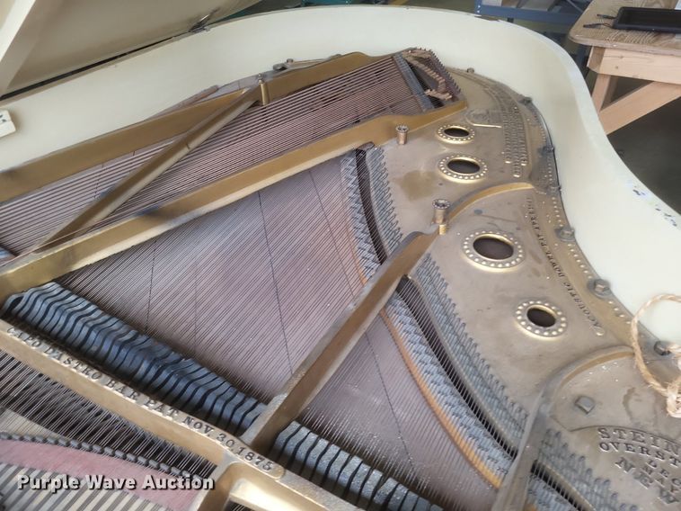 image for item MI9914 Steinway & Sons baby grand piano