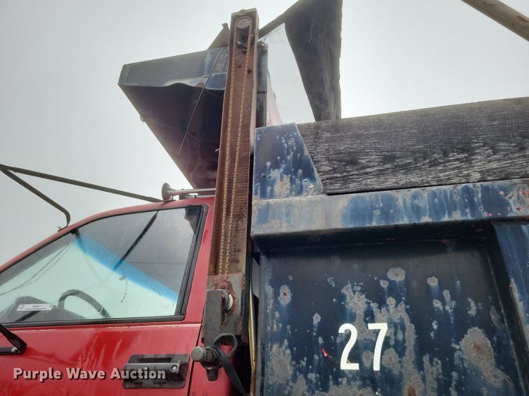 image for item MI9917 1995 Chevrolet Kodiak  dump truck