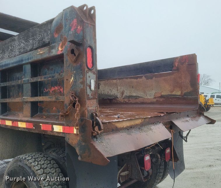 image for item MI9917 1995 Chevrolet Kodiak  dump truck