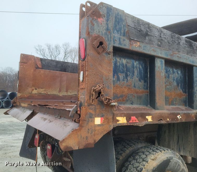 image for item MI9917 1995 Chevrolet Kodiak  dump truck