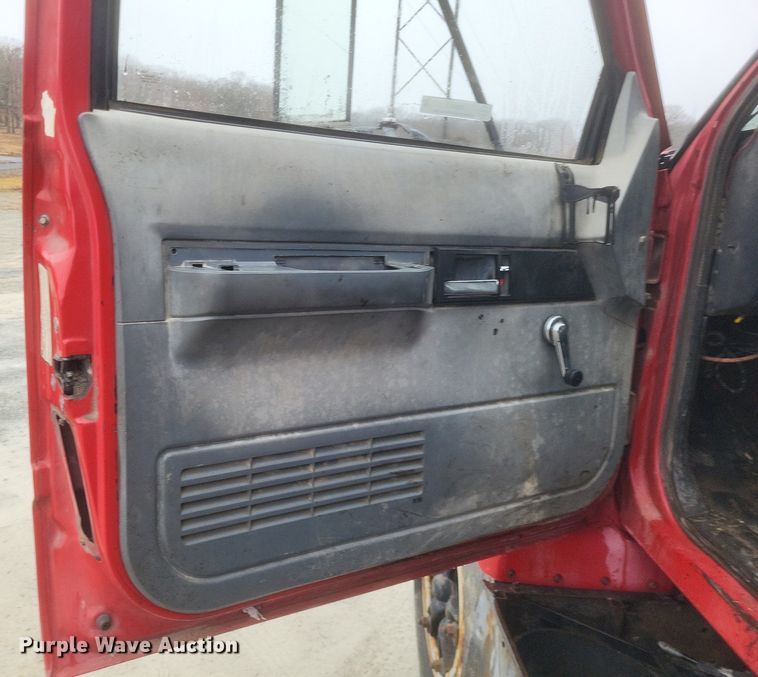 image for item MI9917 1995 Chevrolet Kodiak  dump truck