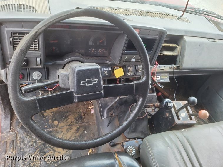 image for item MI9917 1995 Chevrolet Kodiak  dump truck