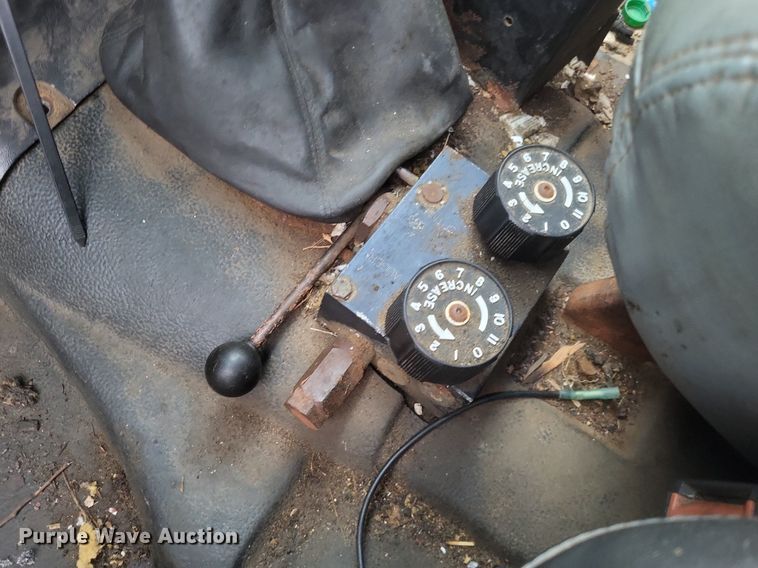 image for item MI9917 1995 Chevrolet Kodiak  dump truck