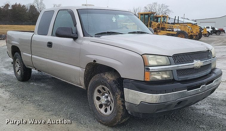 image for item MI9920 2005 Chevrolet Silverado 1500 Ext. Cab pickup truck