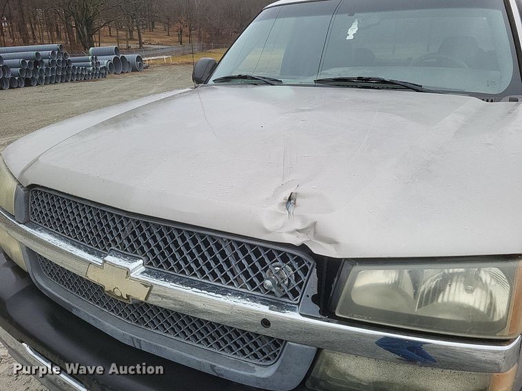 image for item MI9920 2005 Chevrolet Silverado 1500 Ext. Cab pickup truck