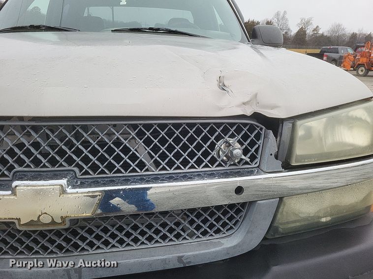 image for item MI9920 2005 Chevrolet Silverado 1500 Ext. Cab pickup truck