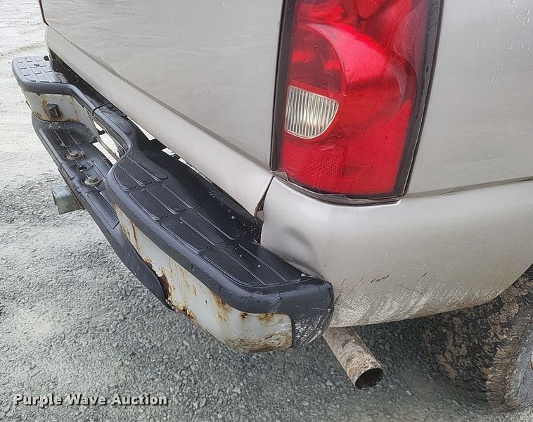 image for item MI9920 2005 Chevrolet Silverado 1500 Ext. Cab pickup truck