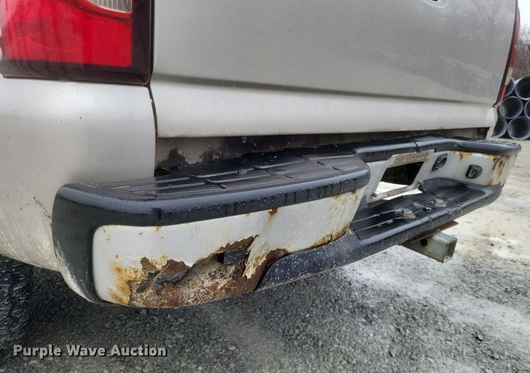 image for item MI9920 2005 Chevrolet Silverado 1500 Ext. Cab pickup truck