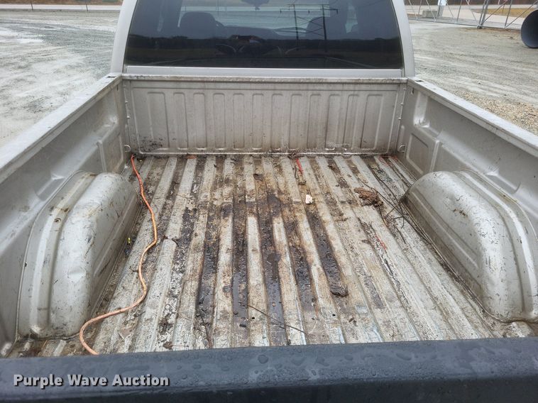 image for item MI9920 2005 Chevrolet Silverado 1500 Ext. Cab pickup truck