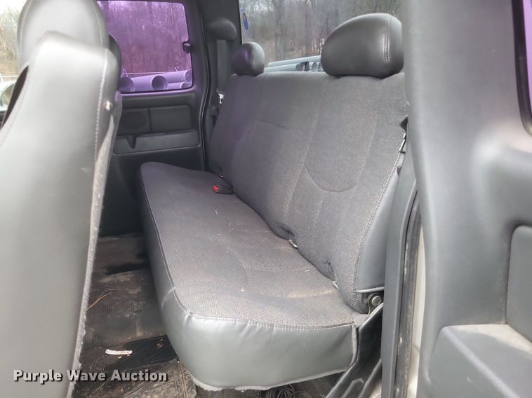 image for item MI9920 2005 Chevrolet Silverado 1500 Ext. Cab pickup truck