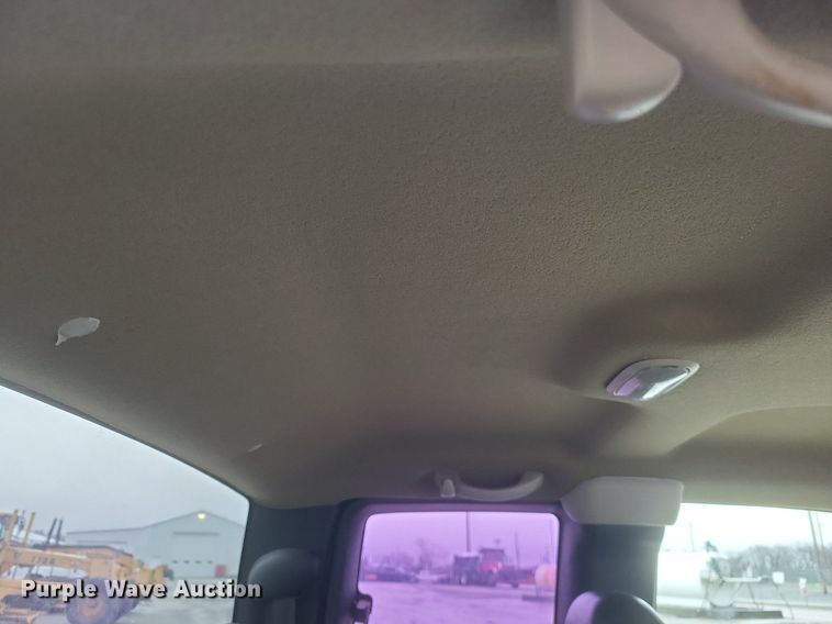 image for item MI9920 2005 Chevrolet Silverado 1500 Ext. Cab pickup truck