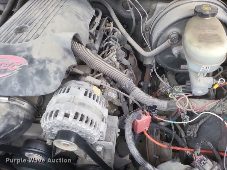 image for item MI9920 2005 Chevrolet Silverado 1500 Ext. Cab pickup truck